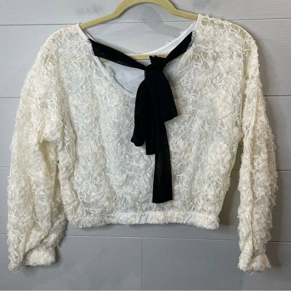 Zara | Elegant White Lace Women's Top With Tie Size Small